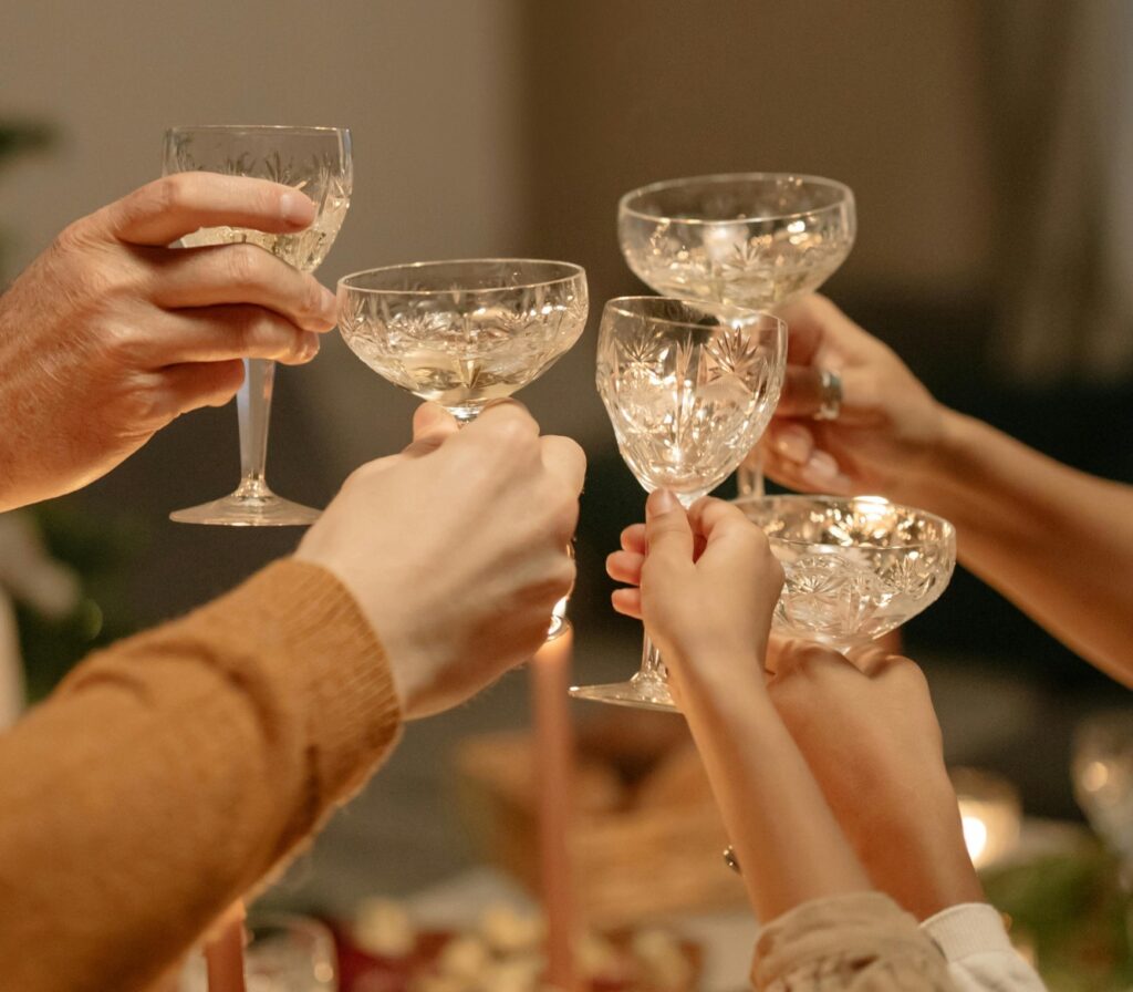 Get your home holiday-ready with this complete pre-guest cleaning checklist. Learn expert tips from Tidy Bird Cleaning Co., serving Burlington, Oakville, Hamilton, and Milton.